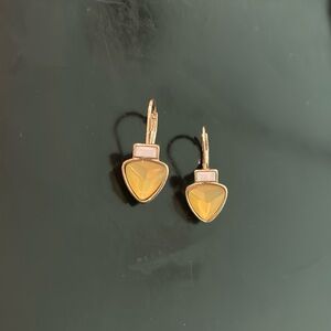 Triangle stone hanging earrings